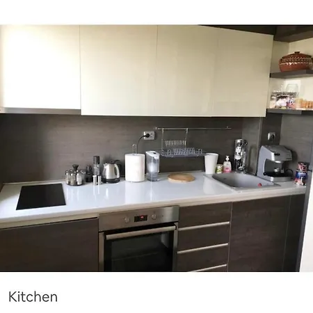 Apartment Prem High Rise, Views, Free Parking *