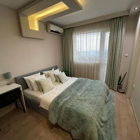 Prem High Rise, Views, Free Parking Apartment *