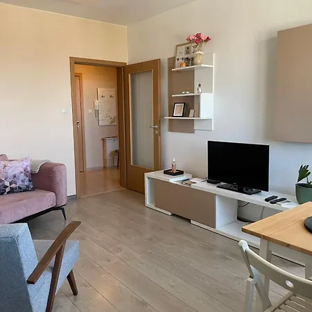 Apartment Prem High Rise, Views, Free Parking *